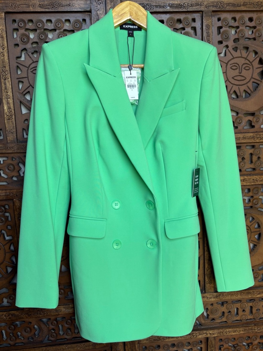 NWT EXPRESS Double-Breasted Hourglass Blazer in the color Bright Kelly